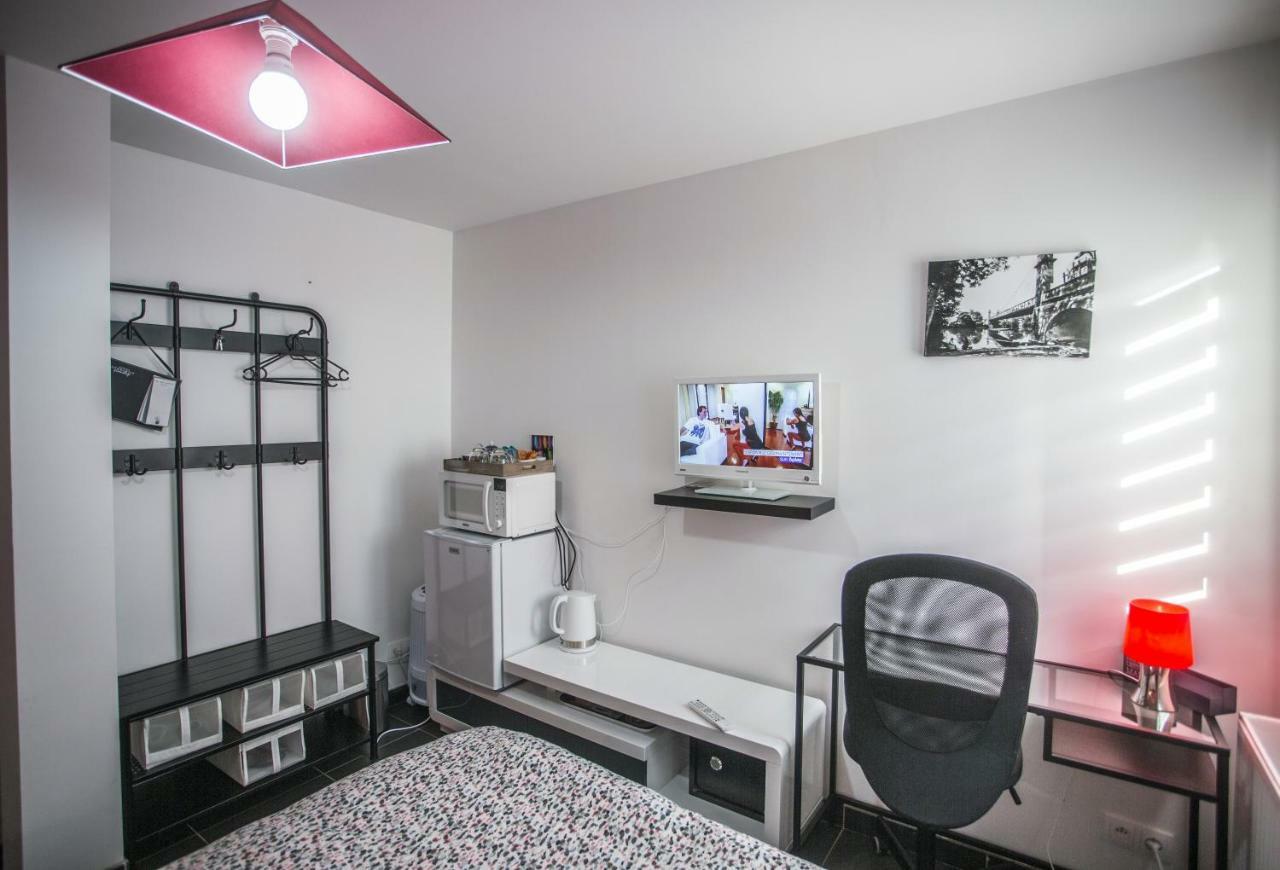 Hotel Les Tresors De Lizzie Coutras Exterior foto